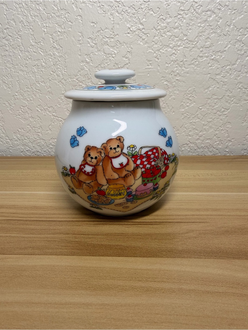 Enesco Lucy & Me Rigg Bear Honey Pot W/Lid Rare Ceramic 1981 Vintage Excellent